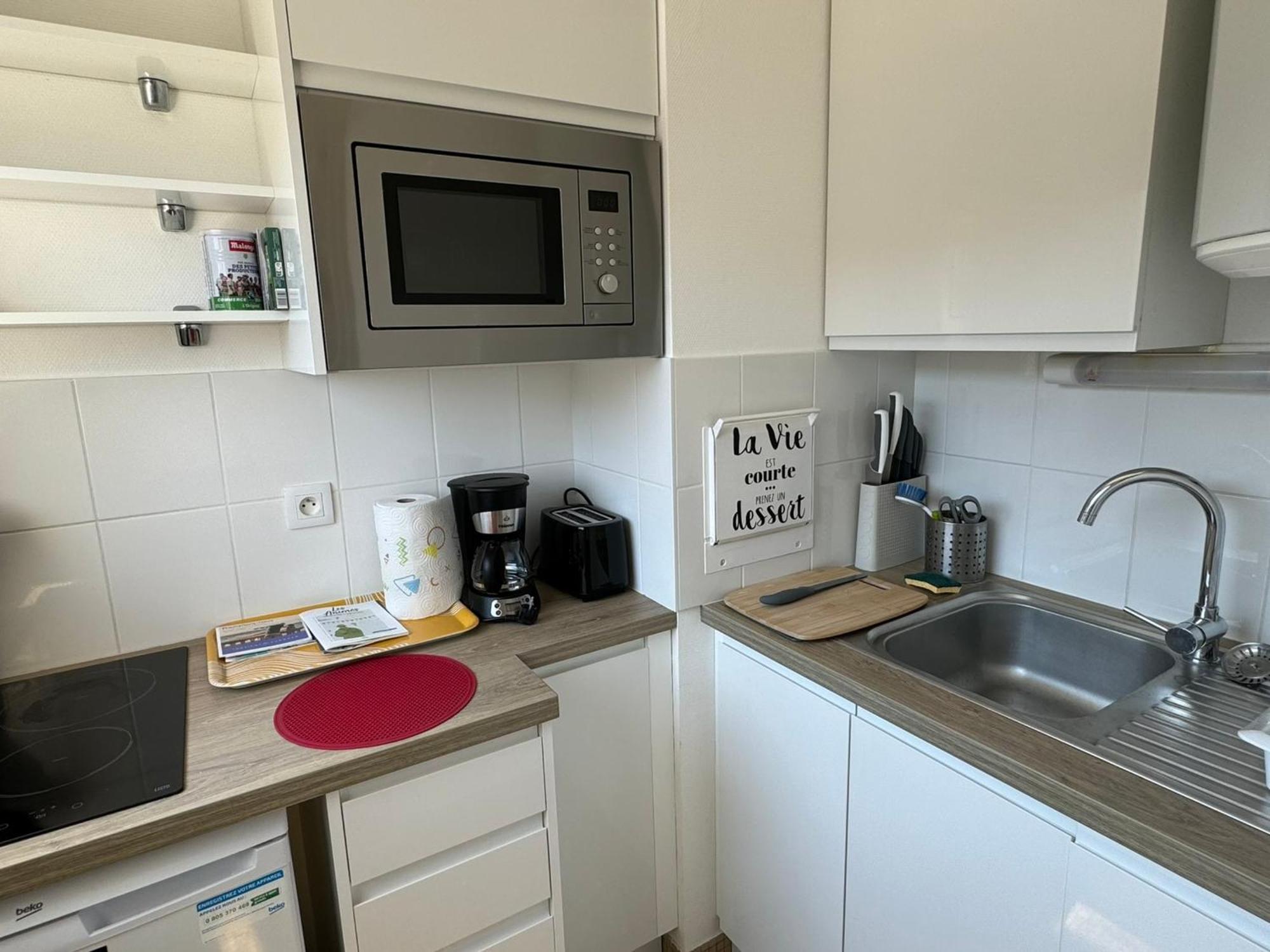 Studio Central A Cabourg Avec Balcon, Wifi Gratuit & Parking - Fr-1-487-372 Екстер'єр фото